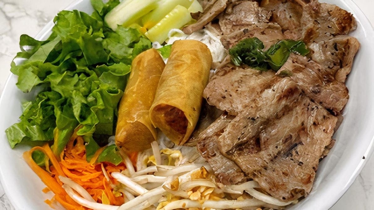 V4: Grilled Pork & Egg Rolls - Bun Thit Nuong & Cha Gio.