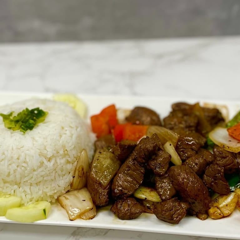 Delicious Asian Flavors: Vietnamese, Pho, Noodles